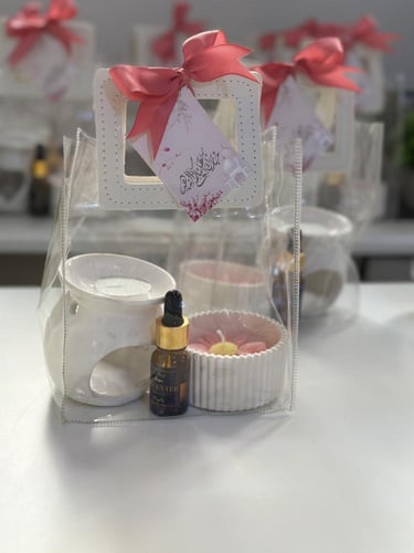 هديه لطيفه لأي مناسبه شمعه وفواحه مع زيت عطري وشمع...
