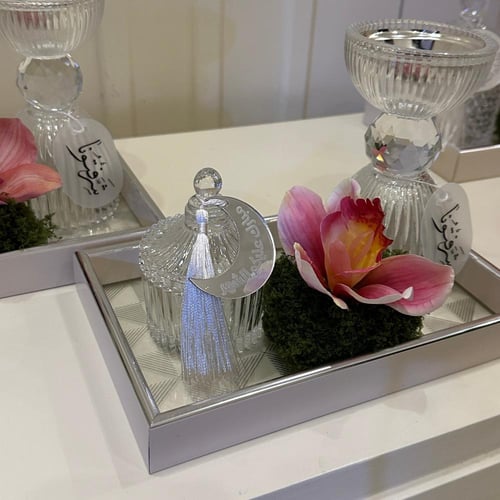 طقم كرستال فاخر مكون من قاعده ومبخره وفواحه وعلبه...