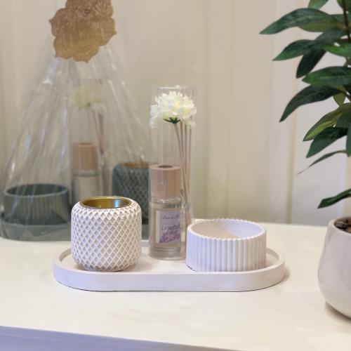 طقم كونكريت مكون من قاعده ومبخره وفواحه وعلبه للبخ...