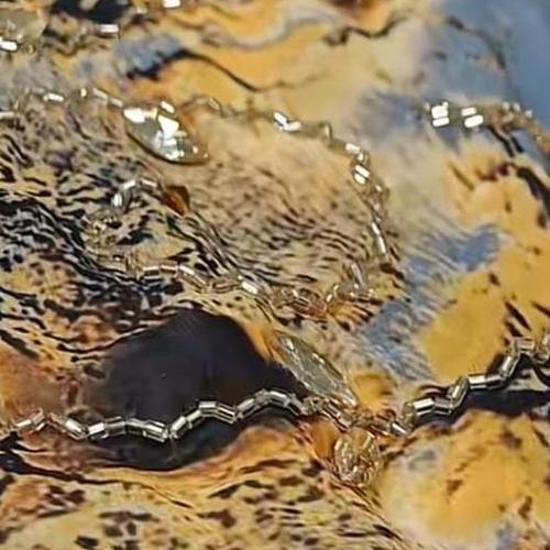 قماش فاخر بنقشة فهدية لامعة