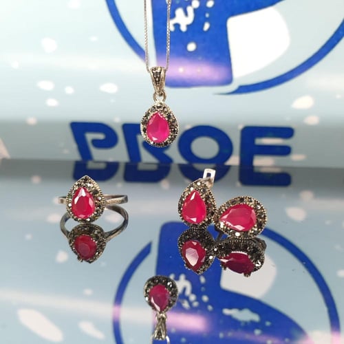 طقم انيق وجذاب قلادة + حلق + خاتم بحجر الزيركون ال...