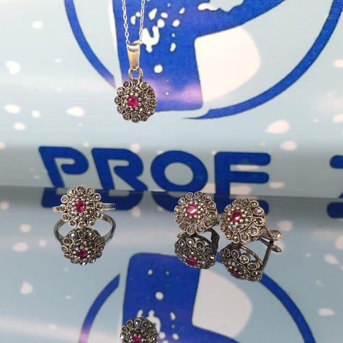 طقم انيق وجذاب قلادة + حلق + خاتم .. بحجر الزيركون...