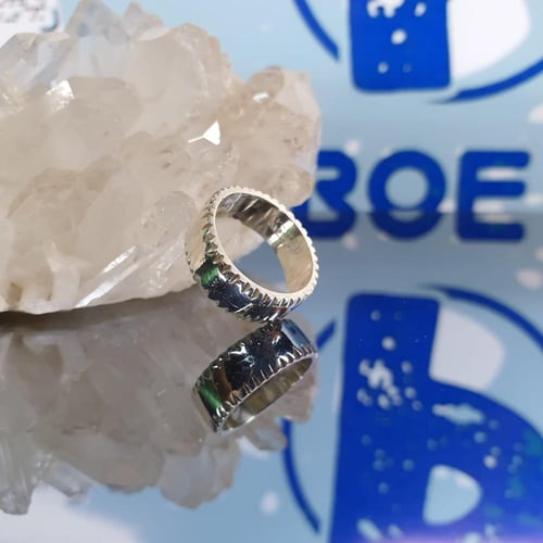 دبله مميزة وعصرية بصياغه يدوية PROF7 VIP بفضة عيار...