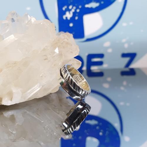 دبله مميزة وعصرية بصياغه يدوية PROF7 VIP بفضة عيار...