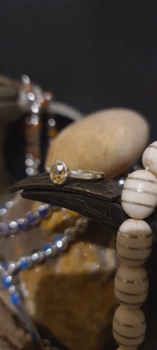 خاتم نسائي جميل وانيق بحجر الزركون البرتقالي الطبي...