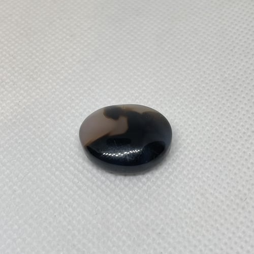 حجر عقيق يماني مصور ( رجل يقرأ ) نادر