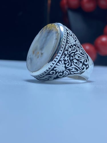 خاتم فضة عيار ٩٢٥ من صياغتنا RB، مرصّع بفص عقيق يم...