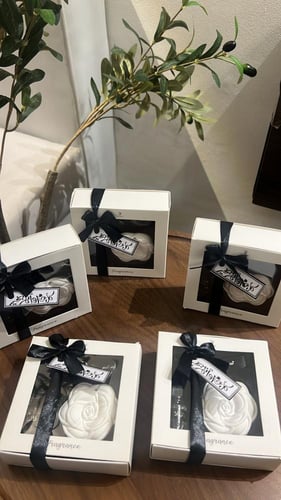 فواحه وقطعه ديكور عطريه+زيت عطري