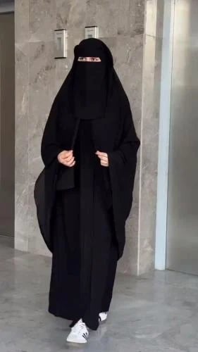 نقاب مثبت بالخمار – أسود أنيق