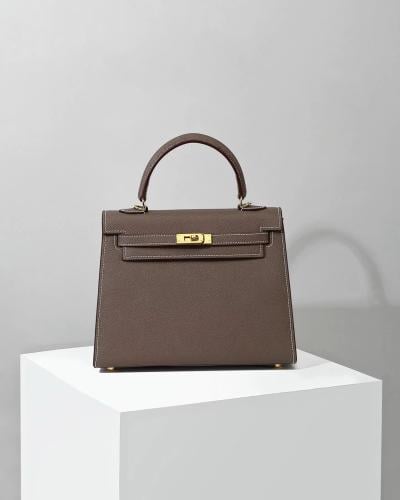 شنطة فاخرة جدا لون كاكي غامق مقاس 25 cm