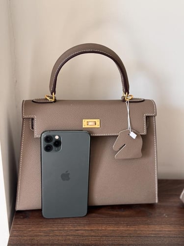 شنطة فاخرة جدا لون كاكي غامق مقاس 25 cm