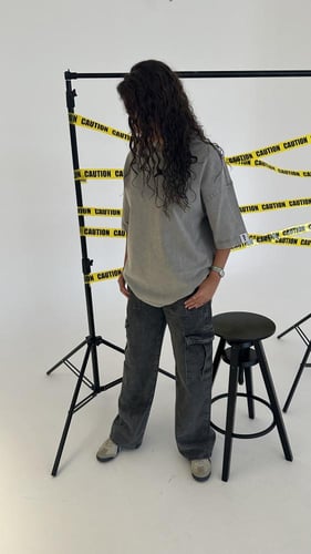 تيشرت رمادي فاتح ٢