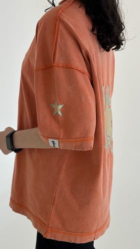 تيشرت برتقالي oversize