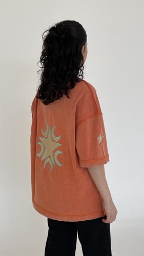تيشرت برتقالي oversize