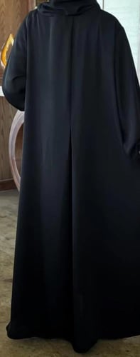 عبايه رقمها 04 مع طرحه ونقاب مجاناً