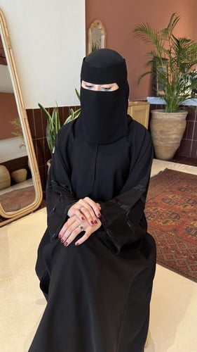 عبايه رقمها 007