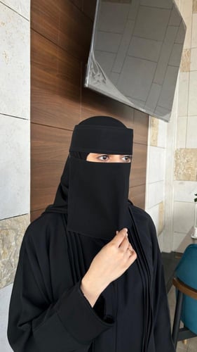 طرحة ربط + نقاب وسط مبطن حرير