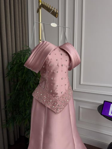 فستان سهره ملكه وردي فخم