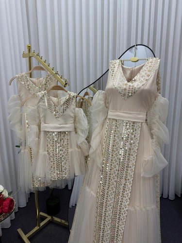 فستانين ام وبنت طقم