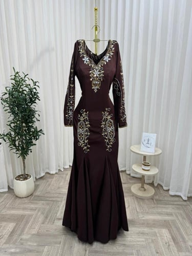 فستان سهره بني. راقي