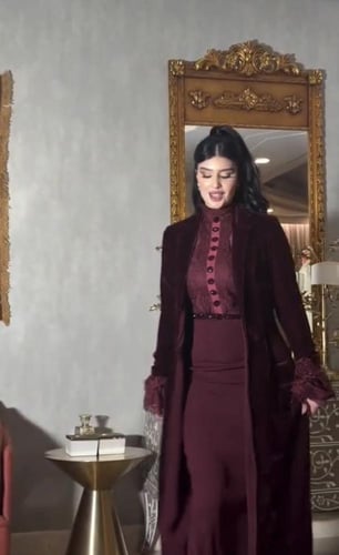 فستان سهره برغندي ناعم قطعتين جوخ ودانتيل