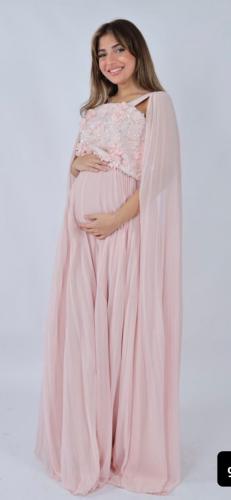 فستان حمل وردي فخم