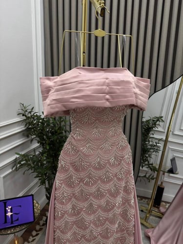 فستان سهره وردي فخم