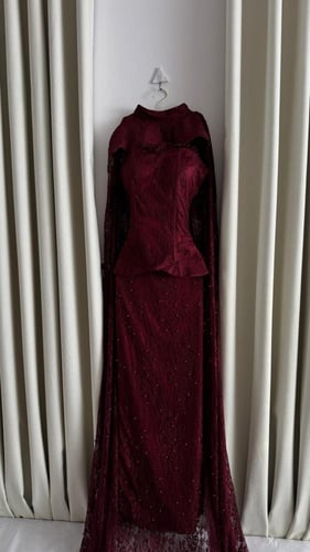 فستان سهره فخم برغندي