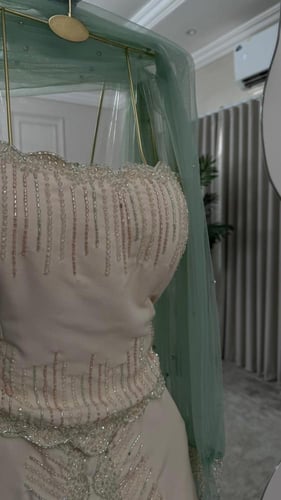 فستان سهره فخم بيج وتفاني