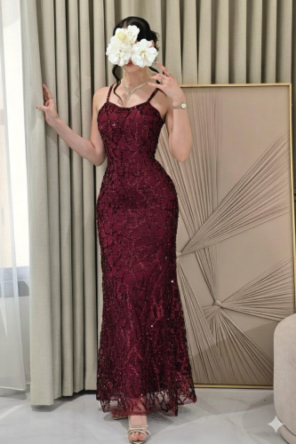 فستان سهره عنابي. فخم