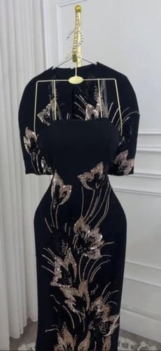 فستان سهره اسود مع كاب