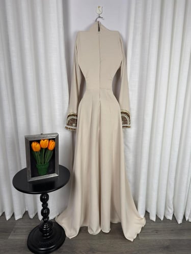 فستان سهره فخم وناعم