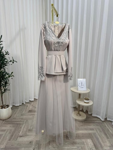 فستان سهره ناعم رصاصي