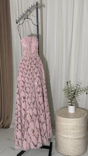 فستان سهره فخم وردي