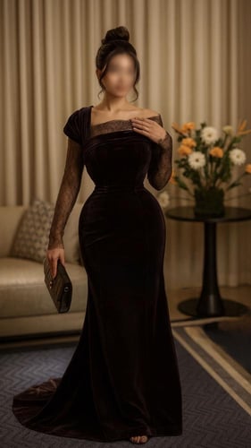 فستان سهره مخمل ودانتيل.