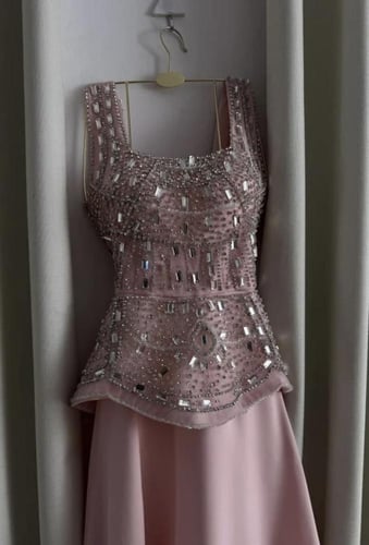 فستان سهره فخم وردي