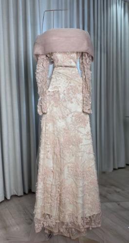 فستان سهره فخم وردي دانتيل فرنسي