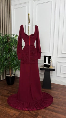 فستان وجدان سهره عنابي