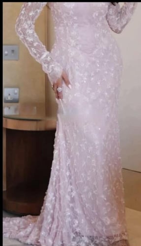 فستان سهره فخم وردي