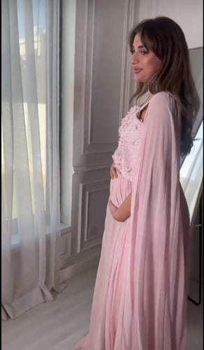 فستان حمل وردي فخم