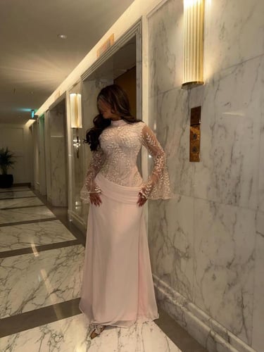 فستان سهره فخم وردي