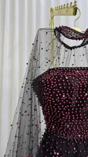 فستان سهره اسود. راقي