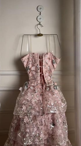 فستان سهره فخم وردي