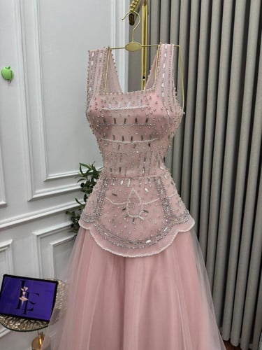 فستان سهره فخم وردي