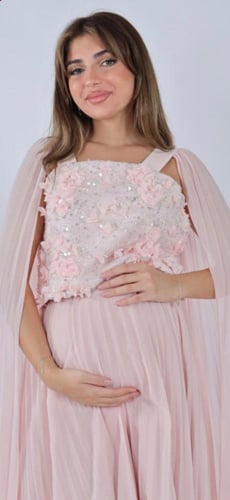 فستان حمل وردي فخم