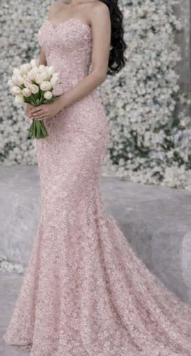 فستان سهره وردي فخم تصميم خاص