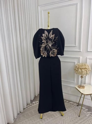 فستان سهره اسود مع كاب