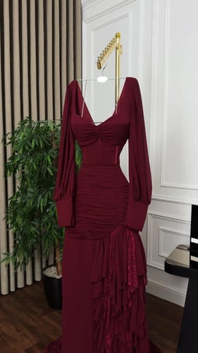 فستان وجدان سهره عنابي