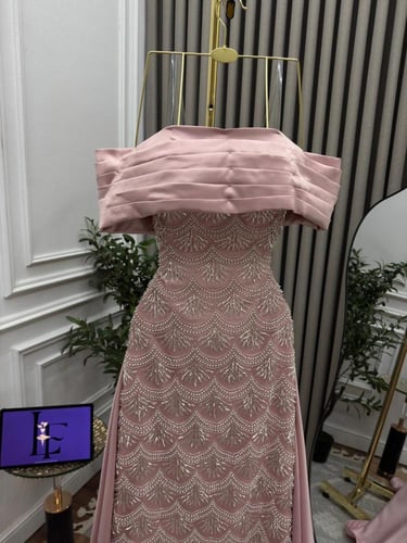 فستان سهره وردي فخم
