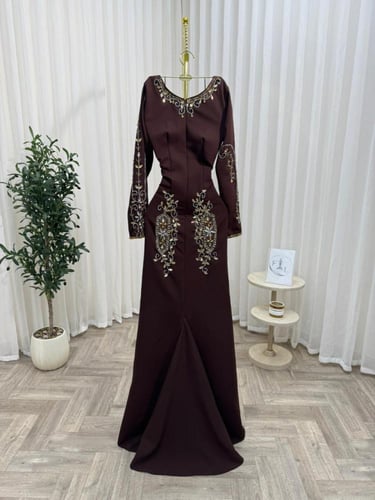 فستان سهره بني. راقي